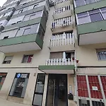 Lisbon Spacious T2 In Damaia, Lisbon