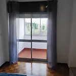 Lisbon Spacious T2 In Damaia, Lisbon Daire
