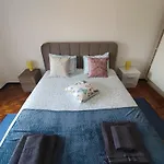 Daire Lisbon Spacious T2 In Damaia, Lisbon
