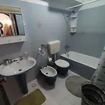 Daire Lisbon Spacious T2 In Damaia, Lisbon
