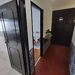 Daire Lisbon Spacious T2 In Damaia, Lisbon