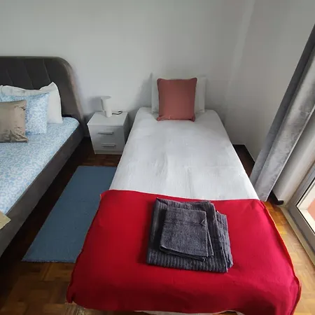 Daire Lisbon Spacious T2 In Damaia, Lisbon Amadora