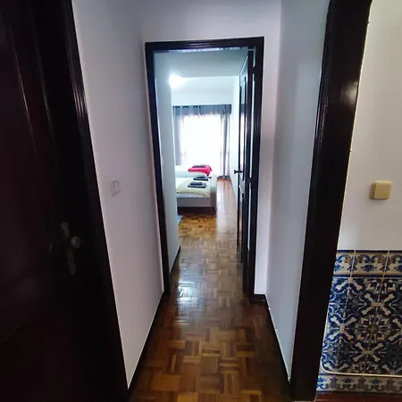 Lisbon Spacious T2 In Damaia, Lisbon