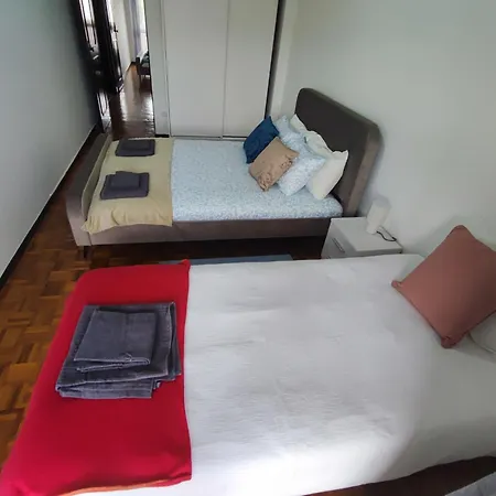 Lisbon Spacious T2 In Damaia, Lisbon Daire *