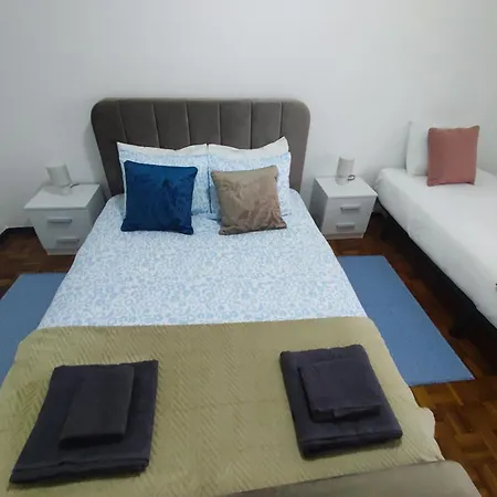 Lisbon Spacious T2 In Damaia, Lisbon *