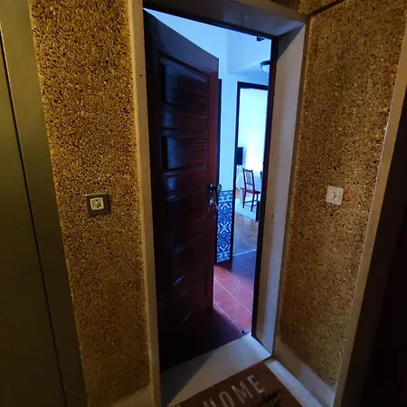Lisbon Spacious T2 In Damaia, Lisbon * Амадора