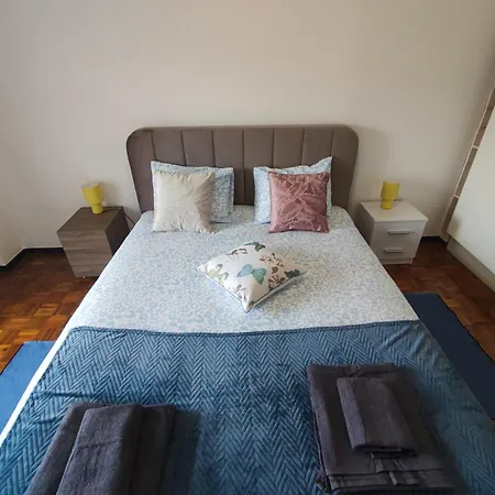 Апартаменты Lisbon Spacious T2 In Damaia, Lisbon
