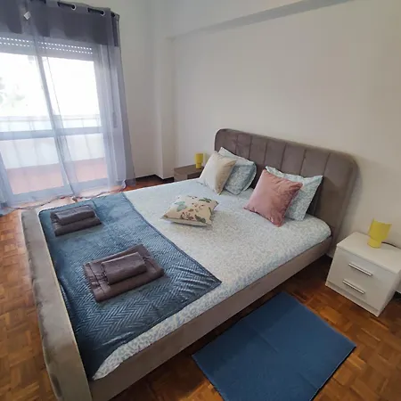 Lisbon Spacious T2 In Damaia, Lisbon *