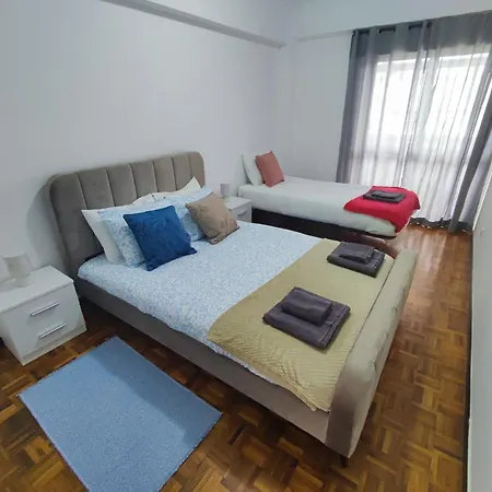 Lisbon Spacious T2 In Damaia, Lisbon * Амадора