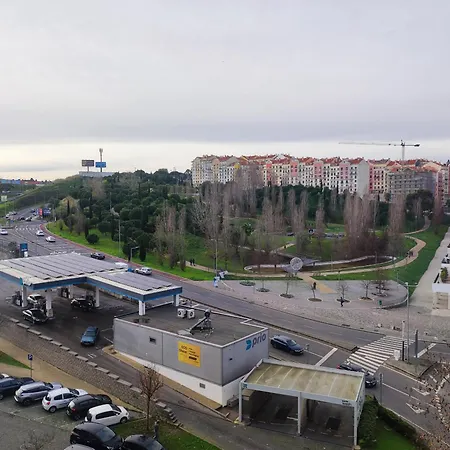 Lisbon Spacious T2 In Damaia, Lisbon Daire