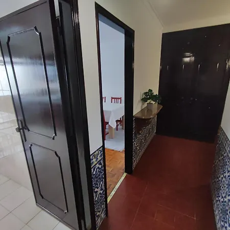 Апартаменты Lisbon Spacious T2 In Damaia, Lisbon