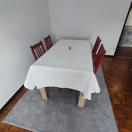 Lisbon Spacious T2 In Damaia, Lisbon Apartment Amadora