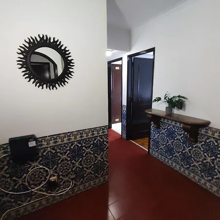 Lisbon Spacious T2 In Damaia, Lisbon *