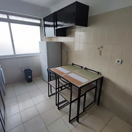 Lisbon Spacious T2 In Damaia, Lisbon *